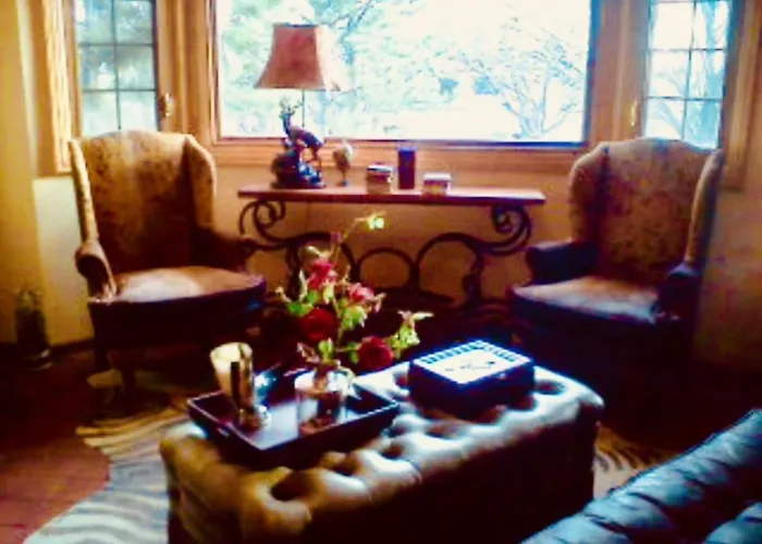 Yellowstone Cattle Baron Ensuite, Private Entrance & Parking - Prairie Rose