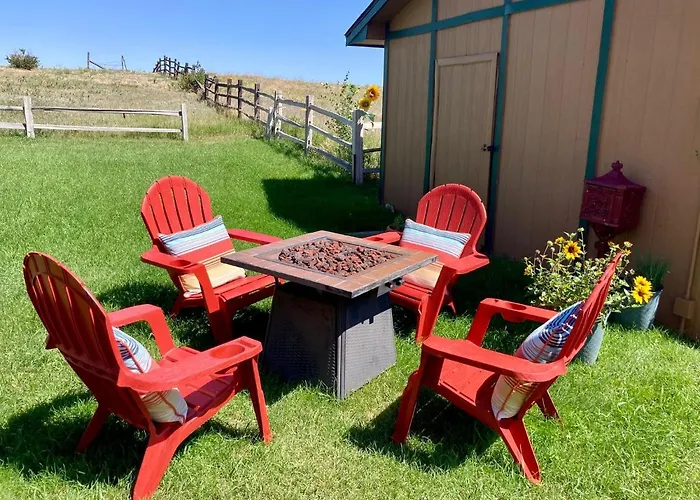 Yellowstone Cattle Baron Ensuite, Private Entrance & Parking - Prairie Rose Bed & Breakfast 4*