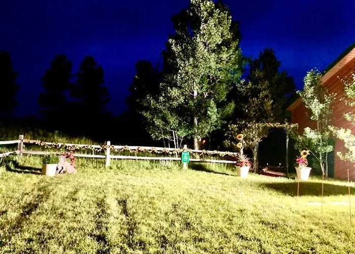 Bed & Breakfast Yellowstone Cattle Baron Ensuite, Private Entrance & Parking - Prairie Rose