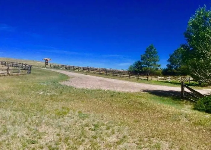 Bed & Breakfast Yellowstone Cattle Baron Ensuite, Private Entrance & Parking - Prairie Rose
