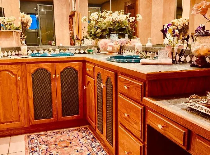 Yellowstone Cattle Baron Ensuite, Private Entrance & Parking - Prairie Rose Cheyenne