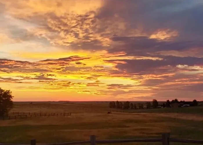 Bed & Breakfast Yellowstone Cattle Baron Ensuite, Private Entrance & Parking - Prairie Rose