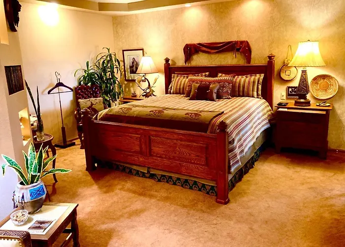Yellowstone Cattle Baron Ensuite, Private Entrance & Parking - Prairie Rose Cheyenne