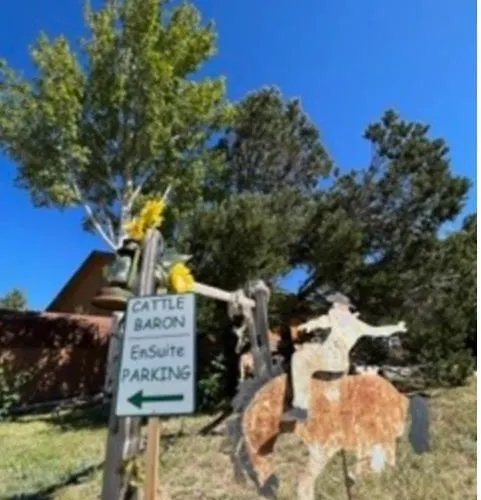 Yellowstone Cattle Baron Ensuite, Private Entrance & Parking - Prairie Rose Cheyenne