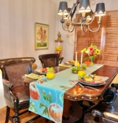 Yellowstone Cattle Baron Ensuite, Private Entrance & Parking - Prairie Rose Bed & Breakfast 4*