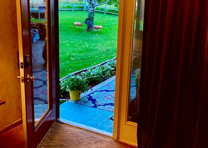 Bed & Breakfast Yellowstone Cattle Baron Ensuite, Private Entrance & Parking - Prairie Rose Cheyenne